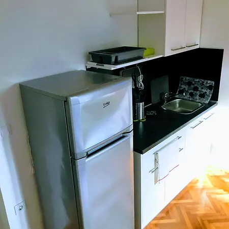 R01 Novi 2025 Apartment Pula